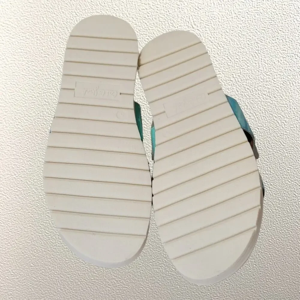 Cat & Jack Blue Pull-On Elastic Strap Sandals